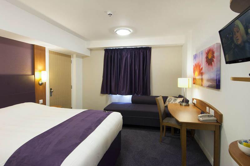 Premier Inn London Croydon West - Purley A23 Exterior foto