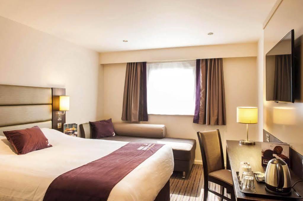 Premier Inn London Croydon West - Purley A23 Exterior foto